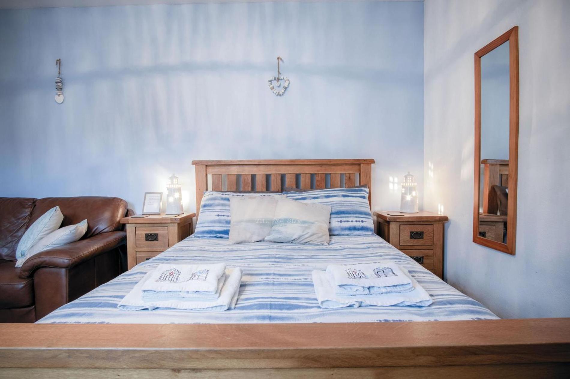 Primrose - 1 Bedroom - Llanteg