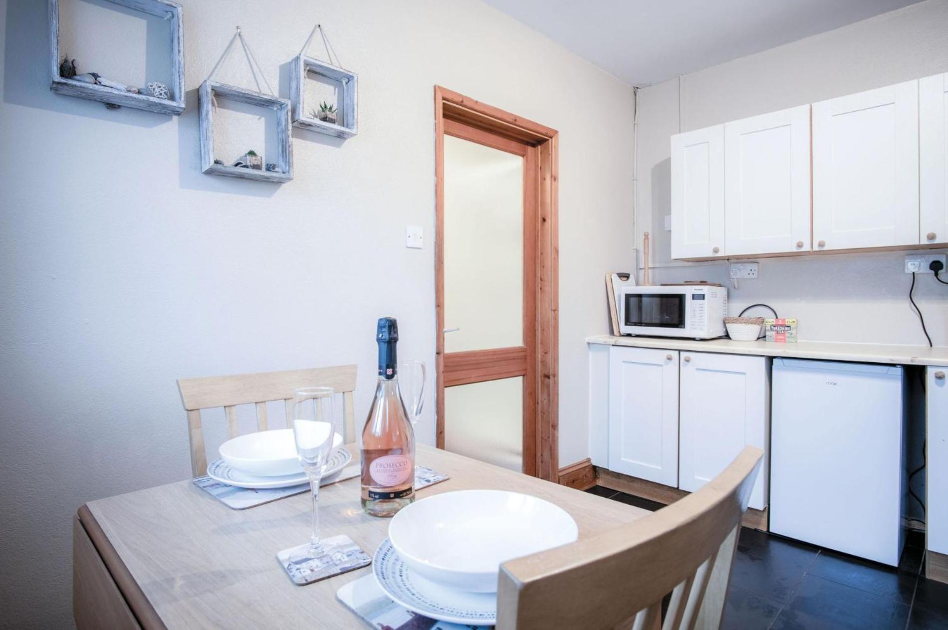 Primrose - 1 Bedroom - Llanteg