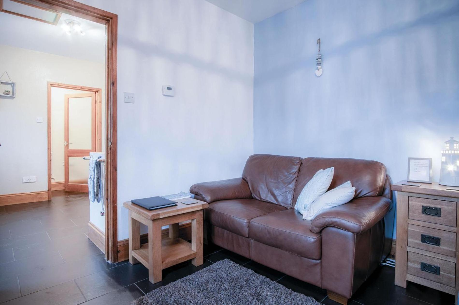 Primrose - 1 Bedroom - Llanteg * Crunwear